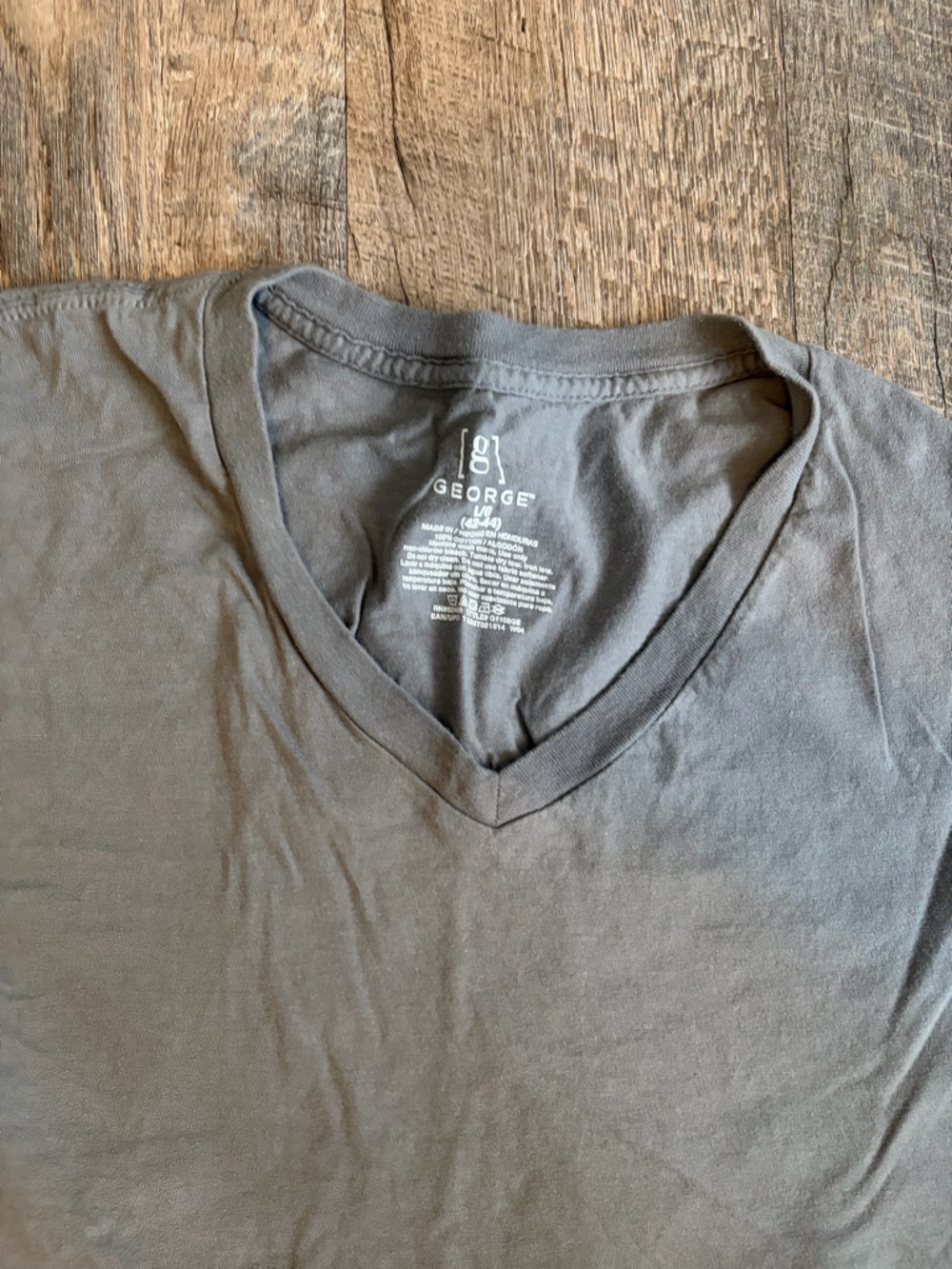 🌸 $10 SALE 🌸 George Men's Short-Sleeve Tee Pack in Light Gray and Black - Picture 5 of 8